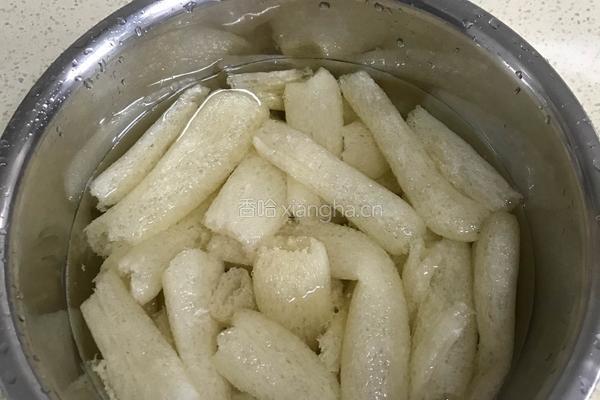 排骨竹荪枸杞汤 的做法图解2