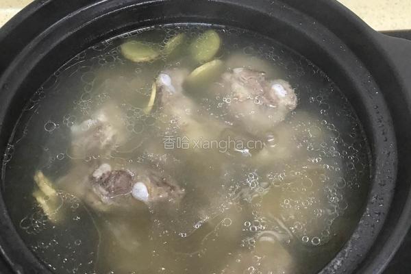 排骨竹荪枸杞汤 的做法图解9