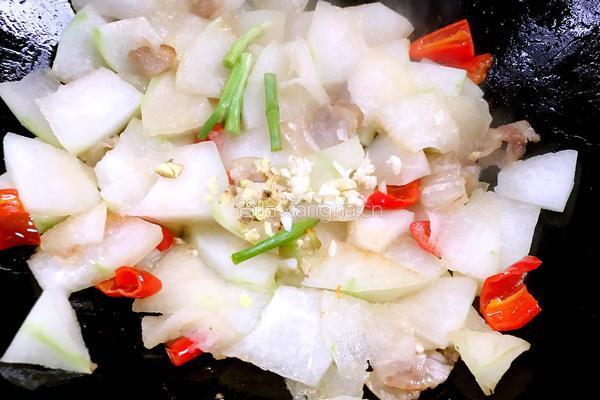 五花肉炒冬瓜的做法图解8