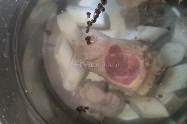 黑枸杞山药筒骨汤的做法图解4