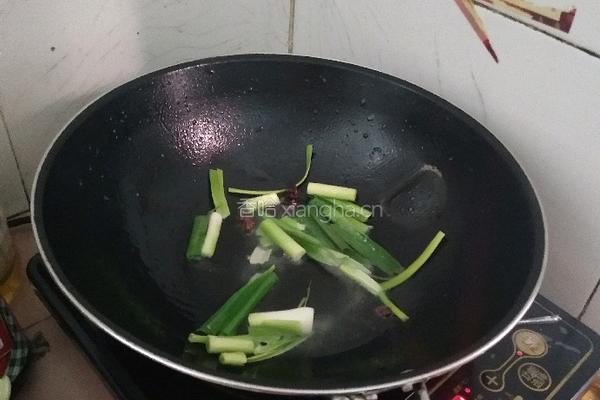 猪脚焖黄豆的做法图解5