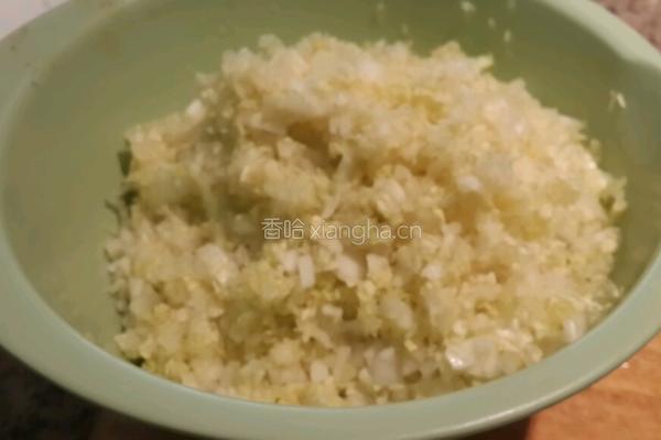 白菜猪肉包的做法图解4