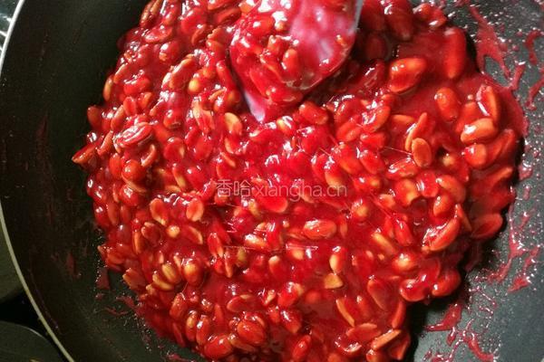 甜菜头汁牛轧糖的做法图解3
