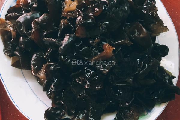 酸辣黑木耳的做法图解2