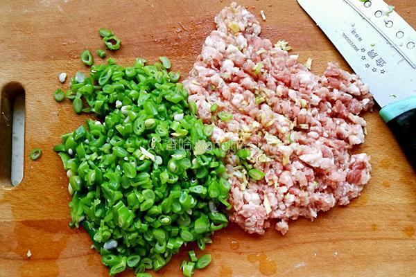 猪肉芸豆馅饺子的做法图解5