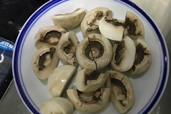口蘑鹌鹑蛋的做法图解4