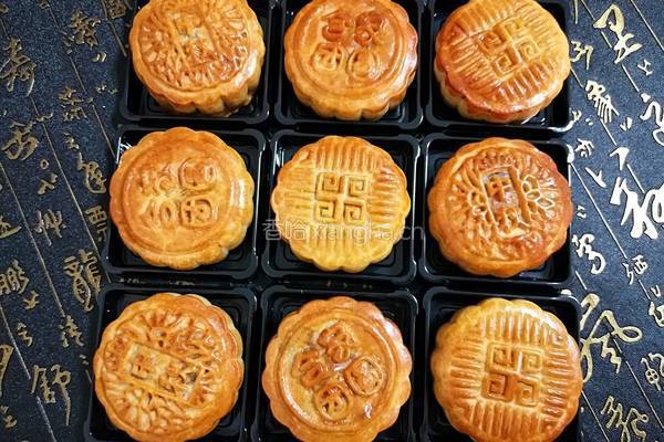 广式月饼（100克凤梨蛋黄馅）的做法图解24