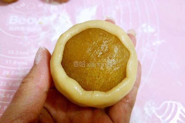 广式月饼（100克凤梨蛋黄馅）的做法图解15