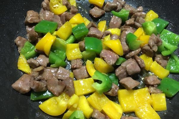 彩椒炒牛肉粒的做法图解6