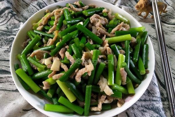 蒜薹炒肉丝