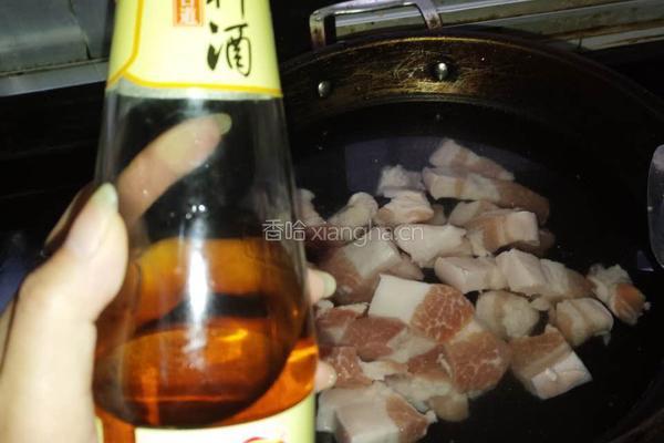 宝家红烧肉的做法图解1