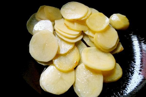 香煎土豆片的做法图解3