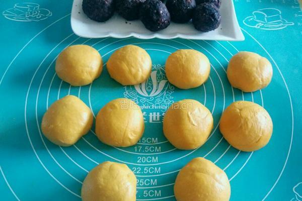 南瓜豆沙包的做法图解12