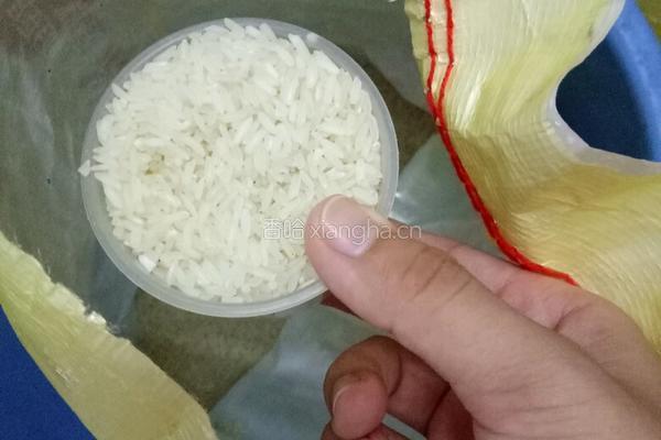 蒸米饭的做法图解1