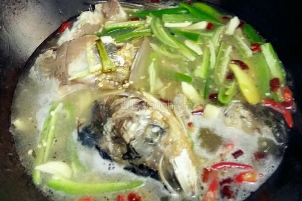 豆泡煮鳙鱼的做法图解6