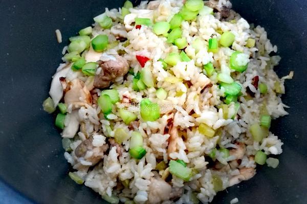 松茸芥兰排骨饭的做法图解11