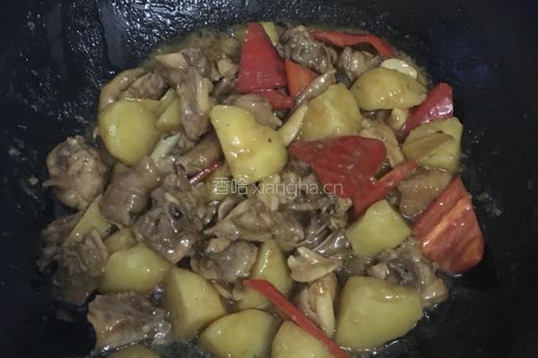 土豆焖鸡的做法图解11