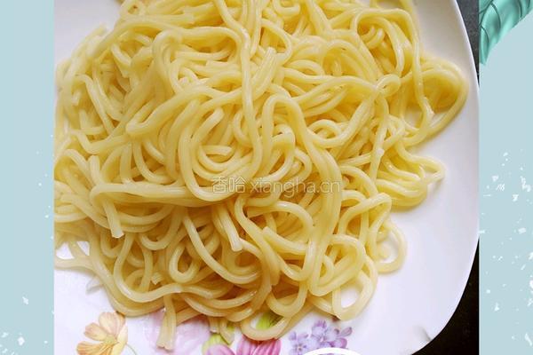鸡丝黑椒牛肉意面的做法图解3