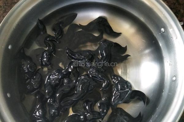 煮菱角的做法图解3