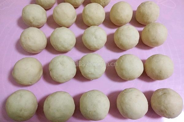 广式月饼（100克莲蓉蛋黄馅）的做法图解16