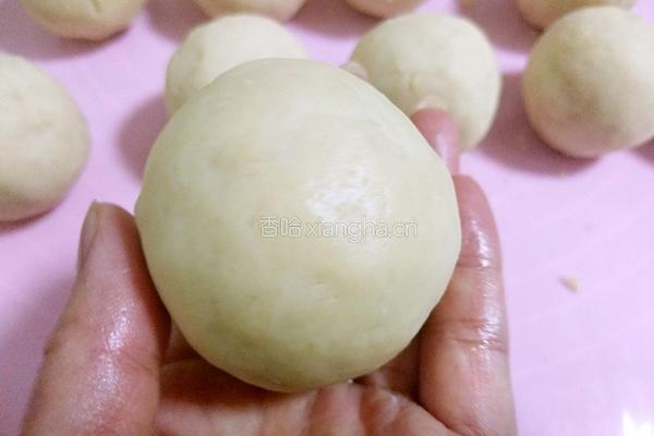 广式月饼（100克莲蓉蛋黄馅）的做法图解19