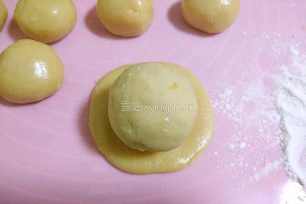 广式月饼（100克莲蓉蛋黄馅）的做法图解22
