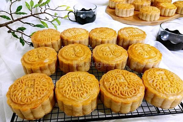 广式月饼（100克莲蓉蛋黄馅）的做法图解35