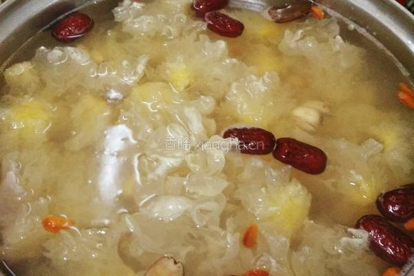 雪耳莲子羹的做法图解4
