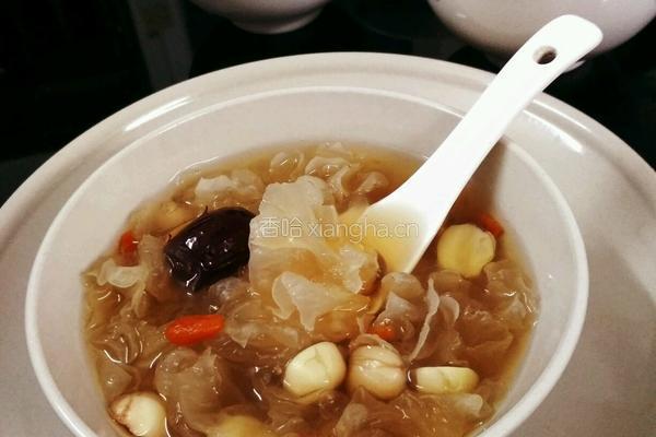雪耳莲子羹的做法图解5