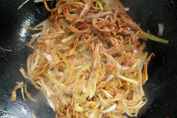 香葱炒鸡丝的做法图解4