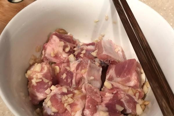 蒜香骨的做法图解2