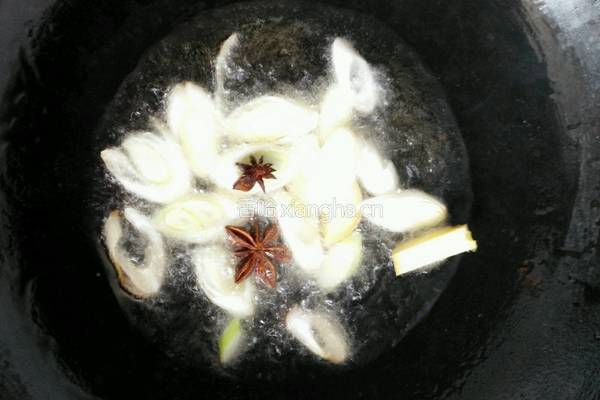 猪皮白菜炖豆腐的做法图解4