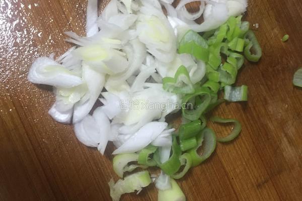 黄豆酱豆角炒肉的做法图解1