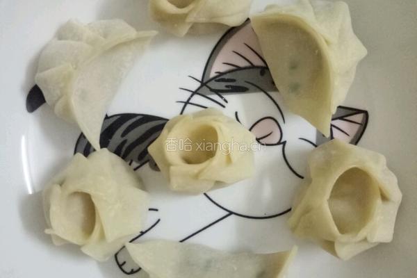 香菇玉米猪肉饺的做法图解1