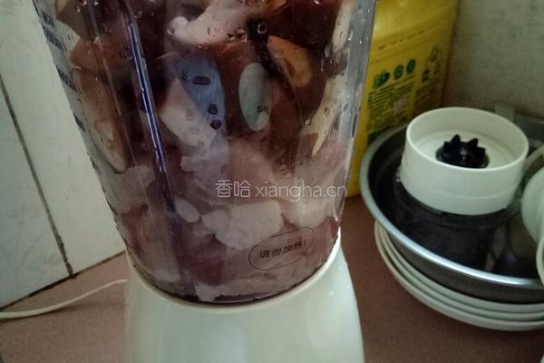 香菇玉米猪肉饺的做法图解3