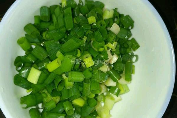青椒炒肉丸的做法图解2
