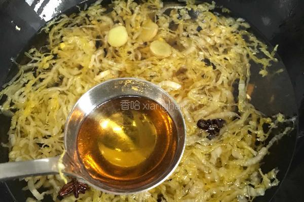 排骨酸菜炖粉条的做法图解9