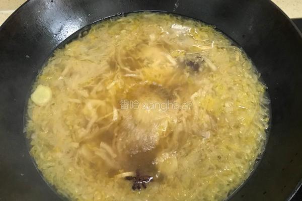 排骨酸菜炖粉条的做法图解11