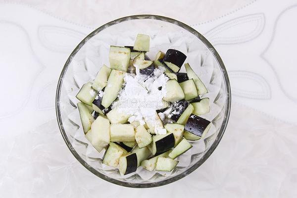 番茄沙司烩茄丁的做法图解4