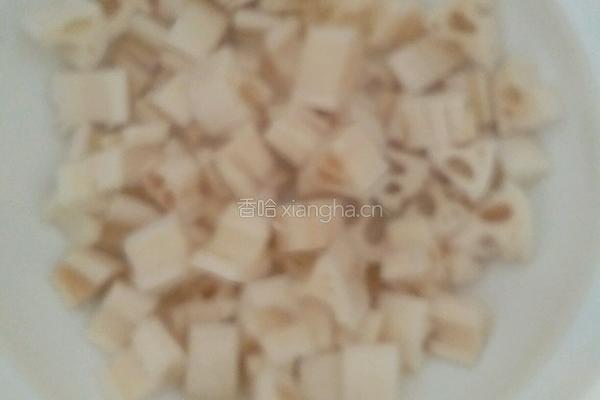 香辣藕丁的做法图解1