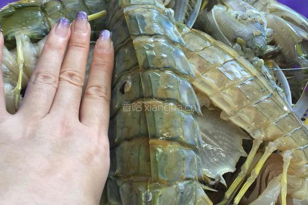 椒盐BIG赖尿虾的做法图解1
