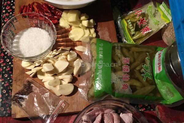 白萝卜泡脚鸡爪的做法图解1