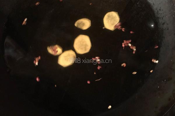 白萝卜泡脚鸡爪的做法图解2