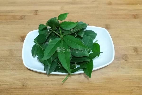 花椒叶花卷的做法图解1