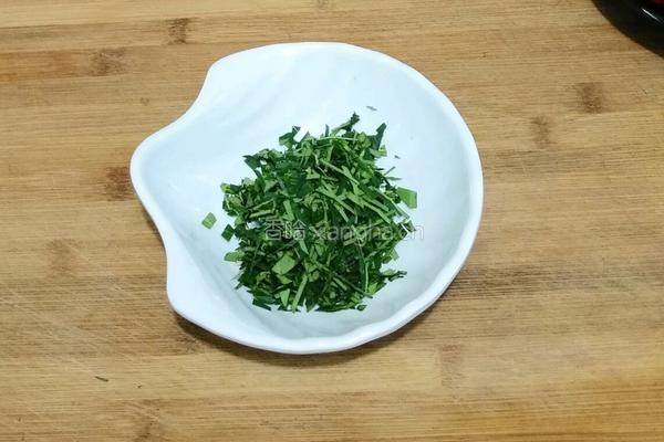花椒叶花卷的做法图解2