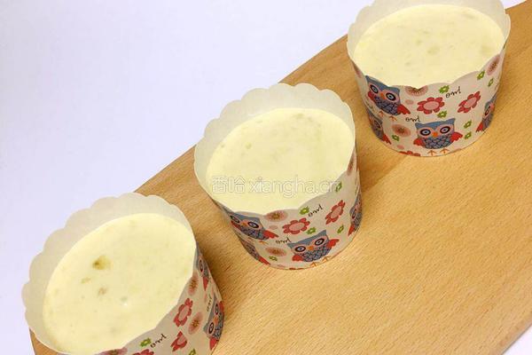 辅食美食分享：香蕉马芬蛋糕的做法图解7