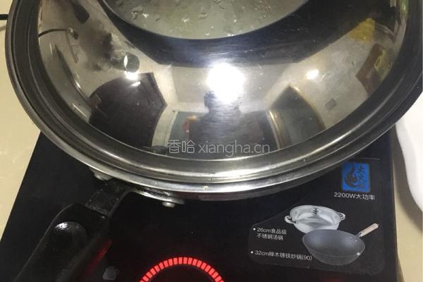 白萝卜泡鸡爪的做法图解2