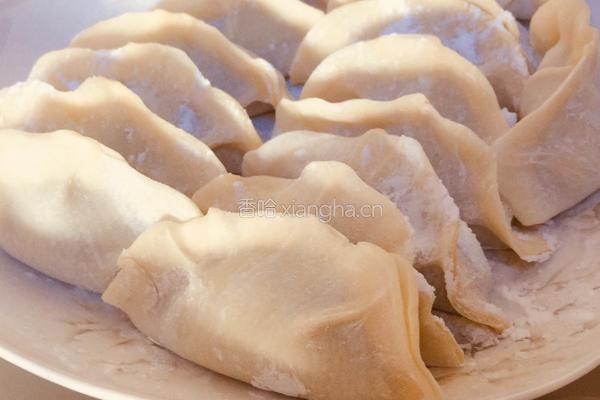 芹菜胡萝卜肉饺子的做法图解14