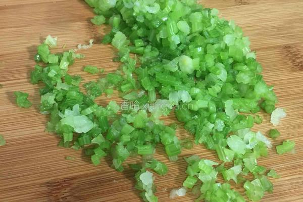 芹菜胡萝卜肉饺子的做法图解7