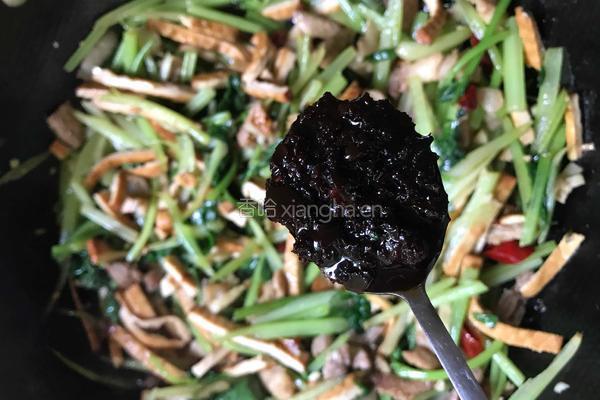 芹菜香干的做法图解12